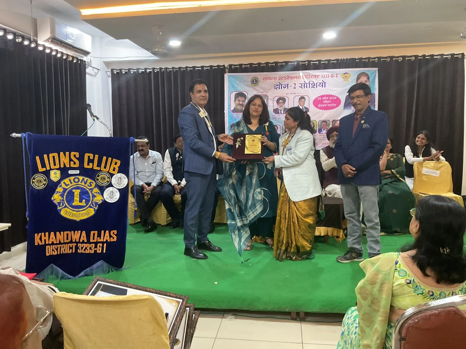 Khandwa Lions Club News: लायंस क्लब के भव्य ‘सोशियो’ कार्यक्रम में लायन संजना खत्री 3 प्रमुख अवार्ड्स से सम्मानित