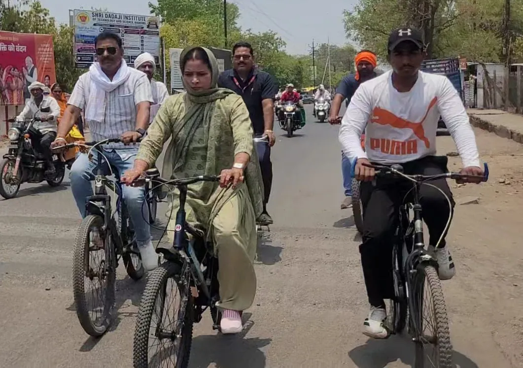 पर्यावरण संरक्षण के लिए साइकिल से निकलीं विधायक कंचन तनवे, लिया ये बड़ा संकल्प