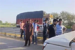 Abohar Bypass Accident: अबोहर आलमगढ़ बाईपास पर भीषण सड़क हादसा; ट्रक से टकराई बेकाबू पिकअप, ड्राइवर की मौके पर मौत