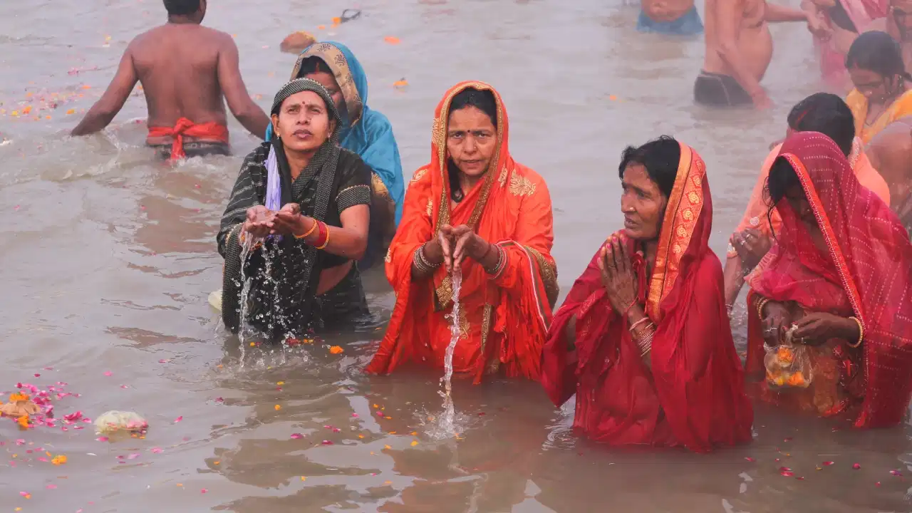Adhik Maas Purnima 2026: अधिकमास पूर्णिमा का व्रत आज, स्नान-दान कल; जानें शुभ मुहूर्त और पूजा विधि