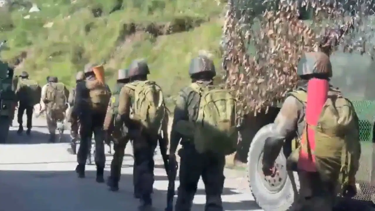 Rajouri Encounter: राजौरी में आतंकियों के खिलाफ ऑपरेशन का चौथा दिन; ड्रोन और हेलीकॉप्टर से हो रही घेराबंदी