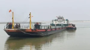 Bhagalpur Vikshamsila Setu Update: विक्रमशिला सेतु बंद होने के बाद गंगा में शुरू हुई जहाज सेवा; एक साथ लोड होंगे 25 ट्रक