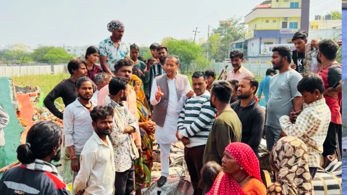 Encroachment Drive: जाटखेड़ी में प्रशासन का बुलडोजर देख भड़के लोग; बेघर हुए 20 परिवारों ने मांगी रहने की जगह
