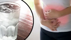 Does Cold Water Affect Digestion: क्या खाना खाने के बाद ठंडा पानी पीना सही है? जानें डॉक्टर की राय