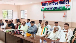Dhamtari News: ईंधन संकट पर कांग्रेस का पलटवार, शैलेश नितिन त्रिवेदी बोले—जनता के जख्मों पर नमक छिड़क रही मोदी सरकार
