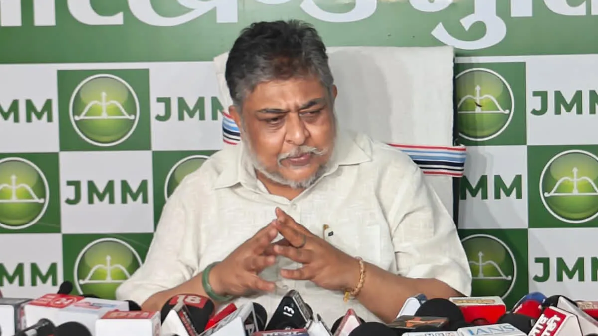 Political News: ‘जनादेश 2029 तक के लिए है, वरिष्ठ नेता करें पहल’; जानें राजनीतिक गलियारों में क्यों छिड़ी नई चर्चा