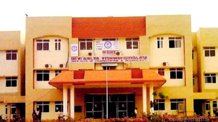 Indore IET Hostel: आईईटी हॉस्टल गांजा पार्टी मामले में DAVV का बड़ा एक्शन; 3 छात्र सस्पेंड, 1 का एडमिशन निरस्त