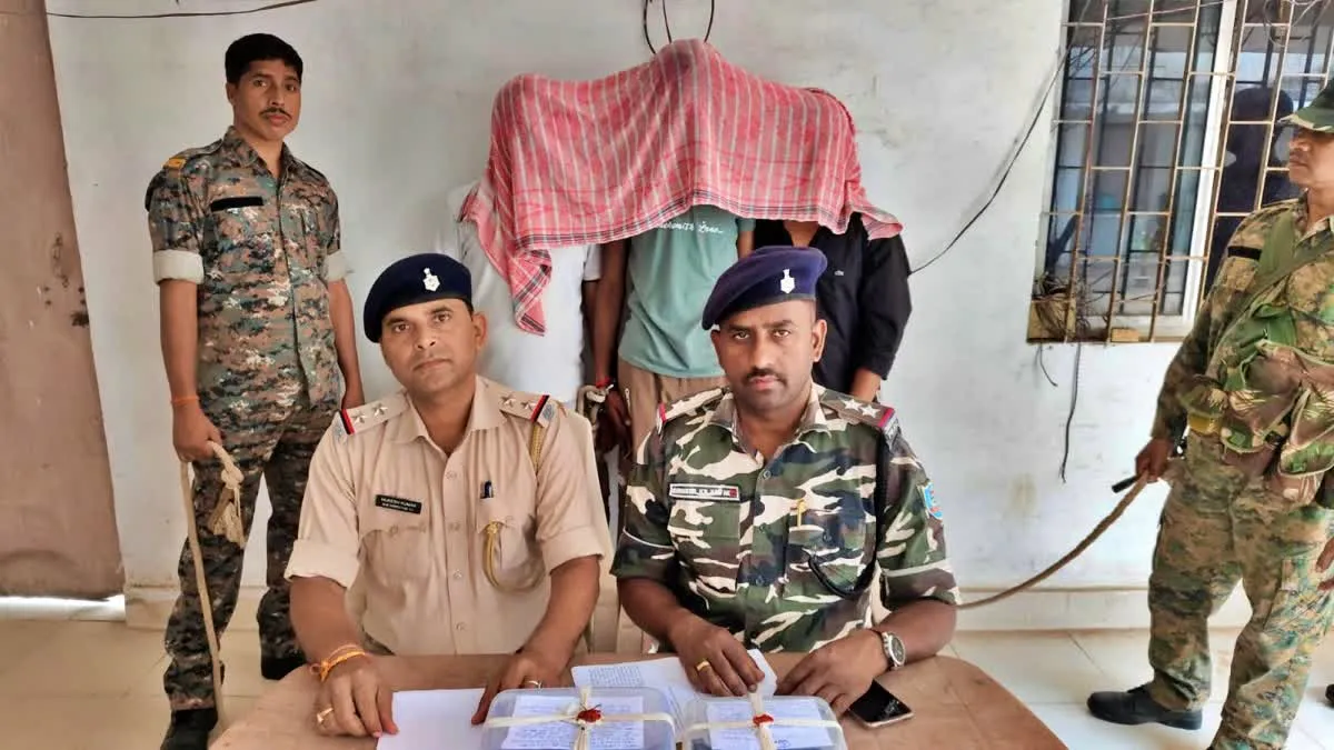 Deoghar Crime News: देवघर में पुलिस की बड़ी कार्रवाई; हथियार के साथ युवक गिरफ्तार, बड़े गैंग का हुआ खुलासा