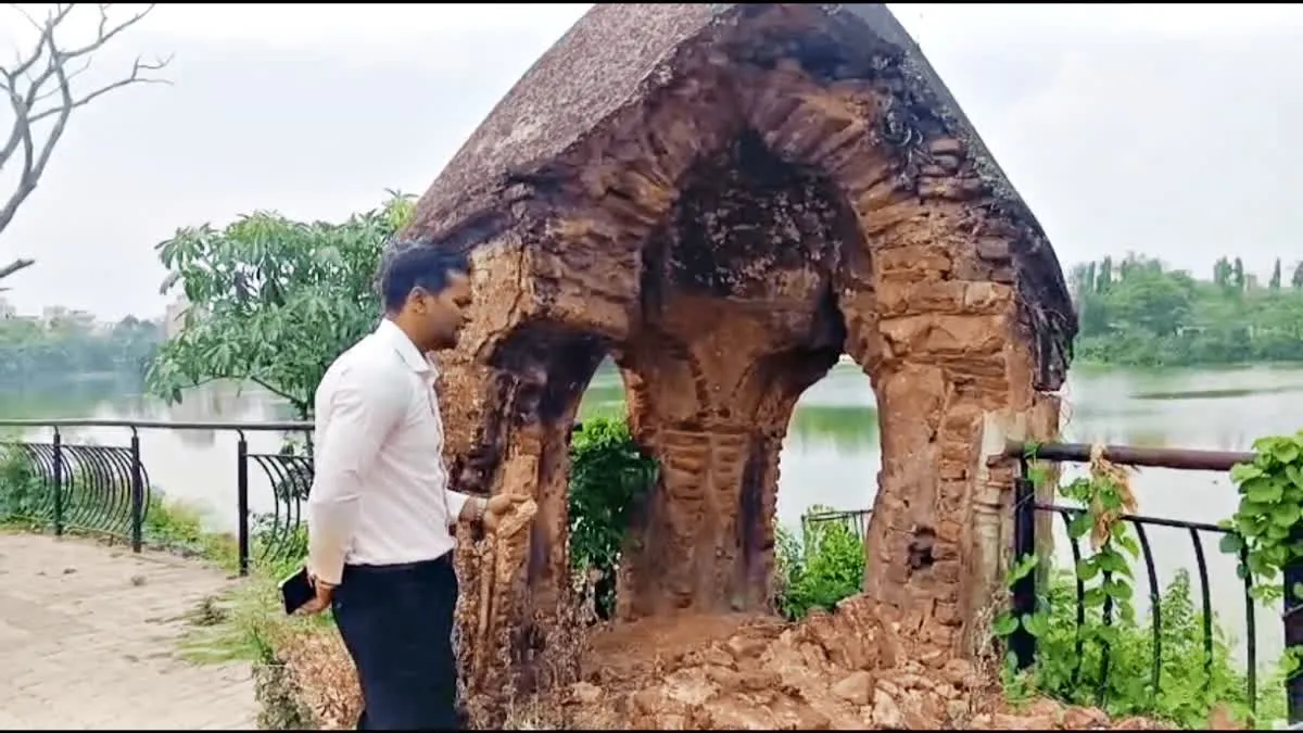 Deoghar Heritage News: बाबा मंदिर के बाद अब प्राचीन धरोहरों से भी पहचान बनाएगा देवघर; खुदाई में मिली 17वीं शताब्दी की संरचना