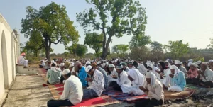 Eid ul Zuha in Khandwa: मोहद ईदगाह में अकीदत से अदा की गई ईद-उल-जुहा की नमाज, मांगी गई अमन-चैन की दुआ