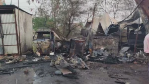 Palamu Fire News: पलामू के हैदरनगर बस स्टैंड पर 3 दुकानों में भीषण आग; करीब 15 लाख का भारी नुकसान