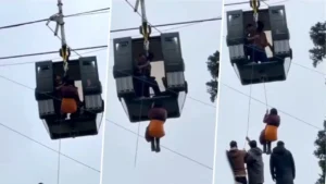 Gulmarg Gondola News: गुलमर्ग केबल कार में आई तकनीकी खराबी; हवा में फंसे 300 पर्यटक, रेस्क्यू ऑपरेशन जारी