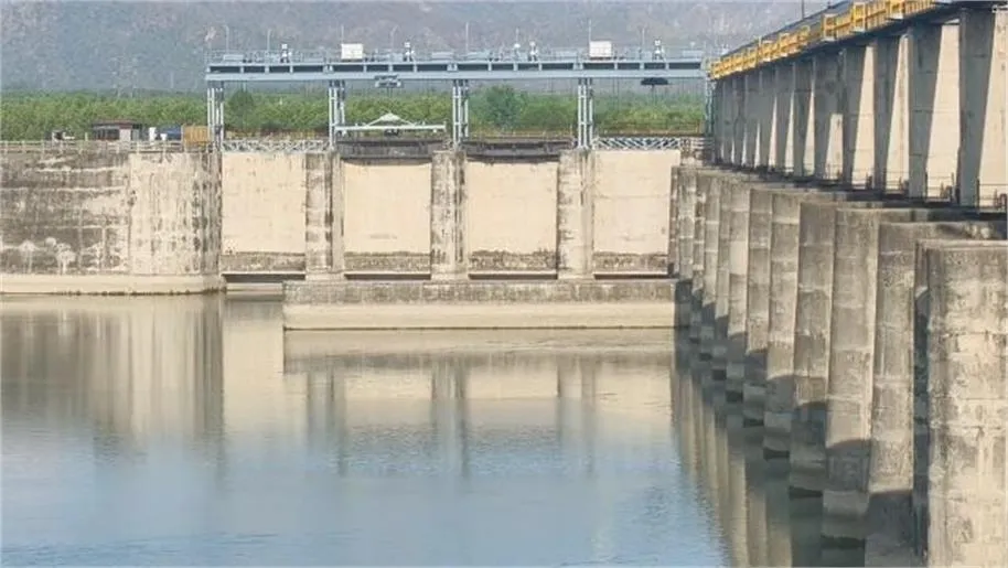 Yamunanagar Water Crisis: हथनीकुण्ड बैराज पर गहराया जल संकट, पानी की आवक सिर्फ 2800 क्यूसिक रही
