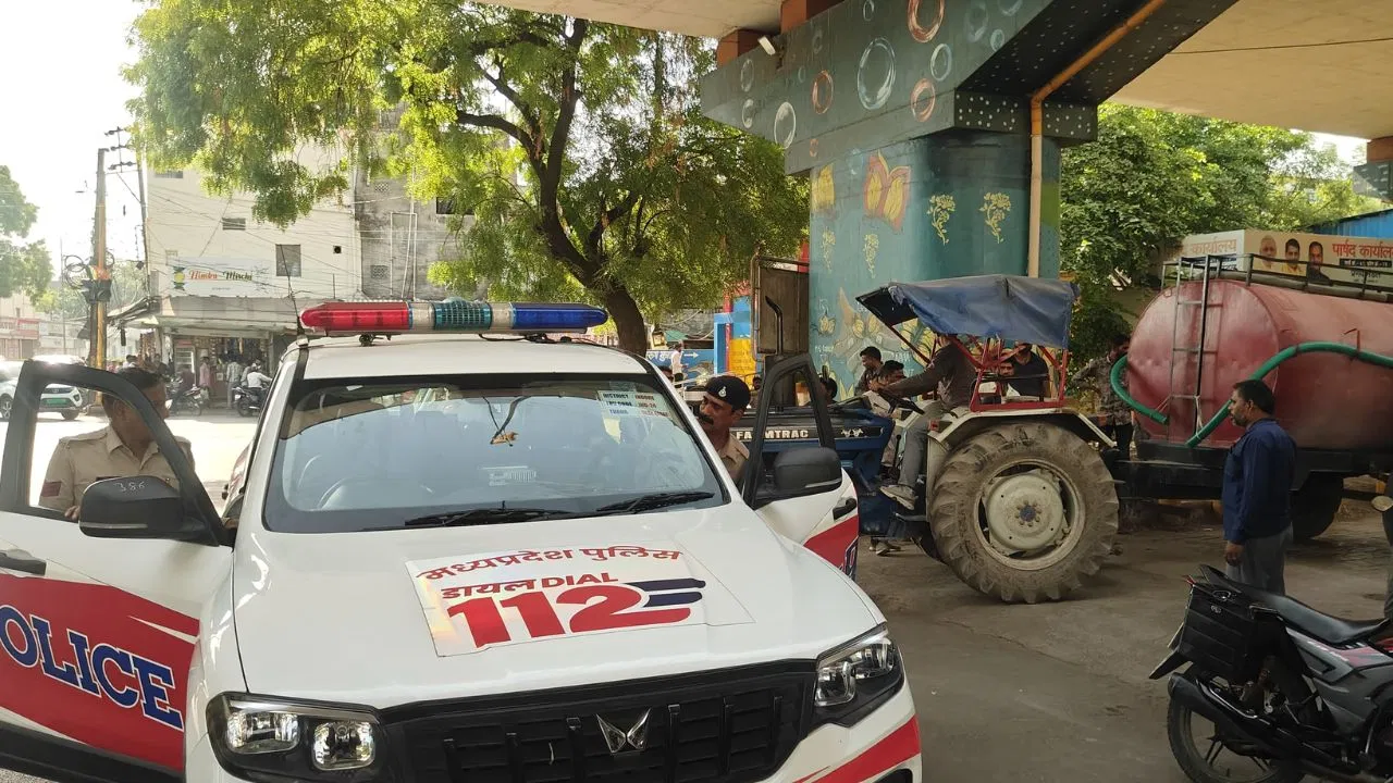 Indore Road Accident: मदर्स डे पर इंदौर में दर्दनाक हादसा; बेटे की आंखों के सामने मां ने तोड़ा दम, ड्यूटी छोड़ने जा रहा था