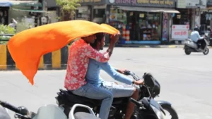 Indore Weather Update: इंदौर में गर्मी का 10 साल का रिकॉर्ड टूटा! सड़कों पर पसरा सन्नाटा, जानें मौसम का हाल