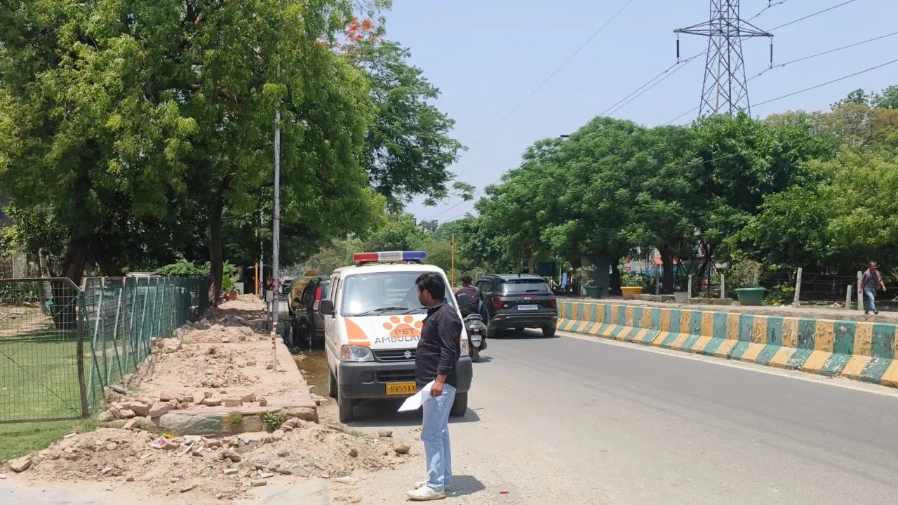 Noida Pollution Control: नोएडा में ‘ऑपरेशन क्लीन एयर’ शुरू; CAQM की फ्लाइंग स्क्वॉड ने 19 टीमों के साथ की बड़ी छापेमारी