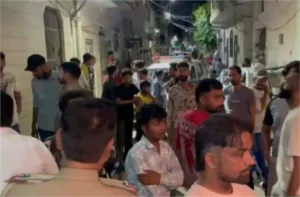 Jalandhar Crime: जालंधर के कबीर नगर में दो गुटों में खूनी संघर्ष, जमकर चले ईंट-पत्थर और गोलियां