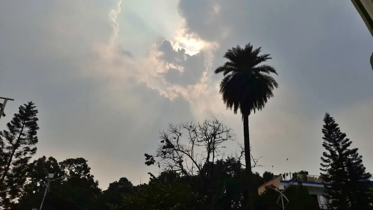 Jharkhand Weather Update: झारखंड के 14 जिलों में आंधी-बारिश का अलर्ट, 60km की रफ्तार से चलेंगी हवाएं