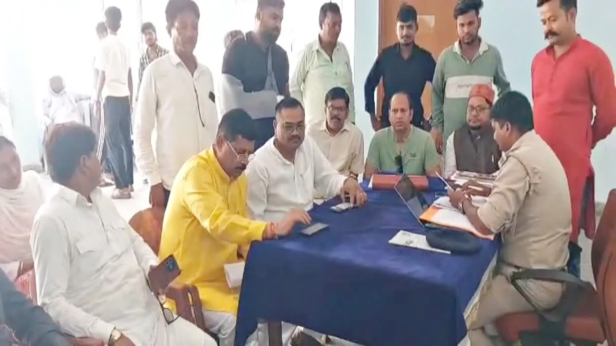 Dhanbad News: धनबाद में कांग्रेस और प्रशासन के बीच आर-पार, जिलाध्यक्ष ने CO के खिलाफ थाने में की शिकायत