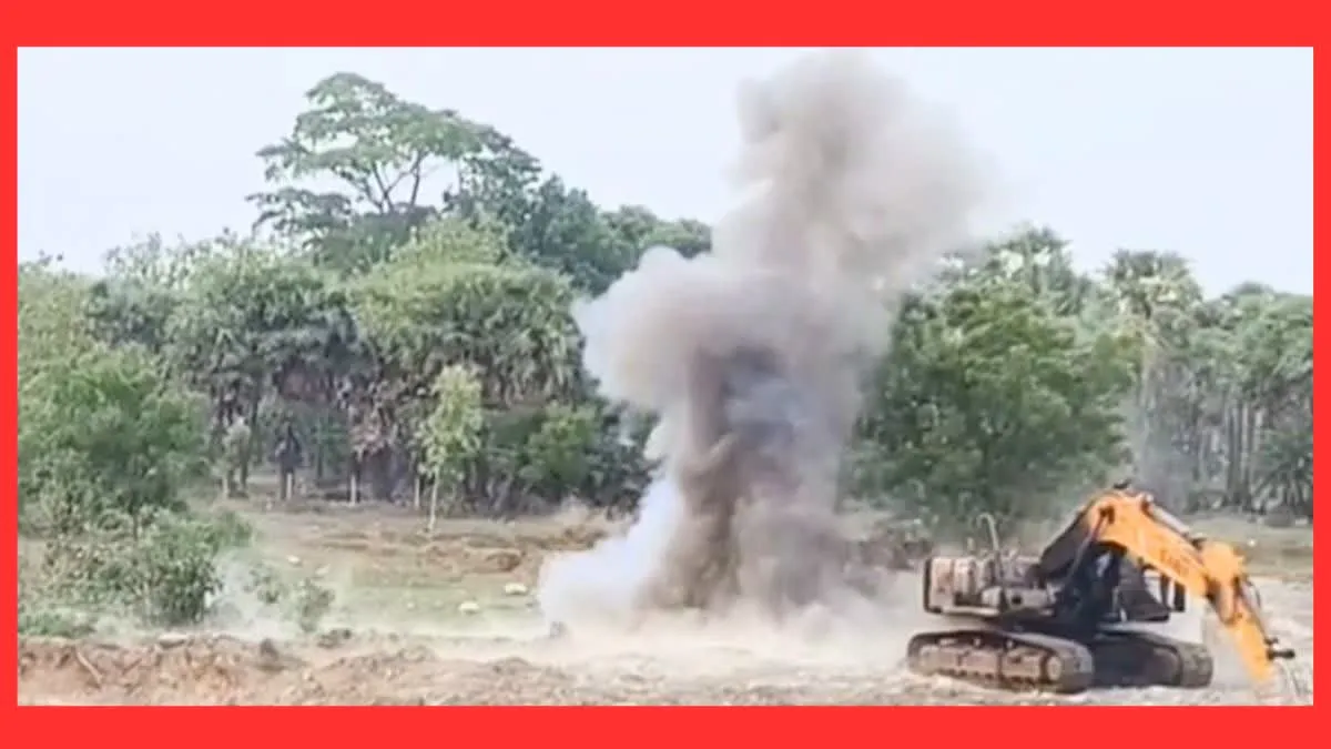 Chhattisgarh Naxal Attack: छत्तीसगढ़ में बड़ा आईईडी ब्लास्ट; डीआरजी (DRG) के 3 जवान शहीद, एक गंभीर रूप से घायल