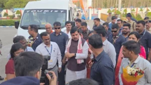 CM Mohan Yadav Singrauli Tour: सीएम मोहन यादव ने पेश की सादगी की मिसाल; वीआईपी काफिला छोड़ मंत्रियों संग बस से पहुंचे कार्यक्रम स्थल