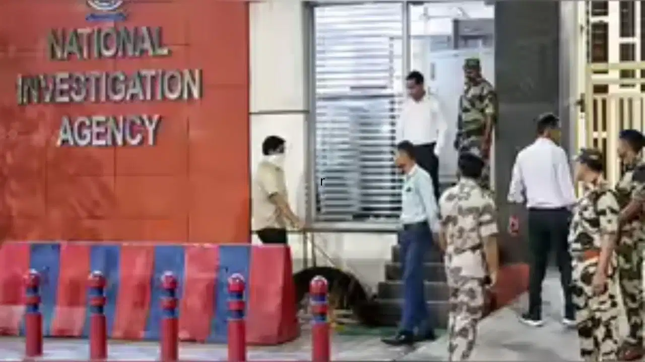 J&K NIA Raid: जम्मू-कश्मीर में NIA की बड़ी कार्रवाई; शोपियां और श्रीनगर के कई ठिकानों पर छापेमारी