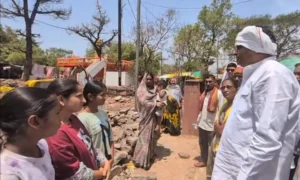 ‘ओंकारेश्वर लोक’ निर्माण के लिए अतिक्रमण कार्रवाई का विरोध, बिना पुनर्वास मकान तोड़ने पर भड़की कांग्रेस