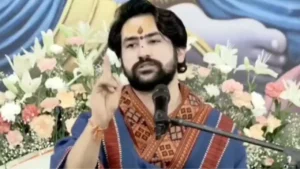 Dhirendra Shastri Viral Video: धीरेंद्र शास्त्री का नेताओं पर तंज; ‘नेताओं के चार्टर्ड प्लेन और सैलरी पर हो कटौती’, जानें क्या है पूरा मामला
