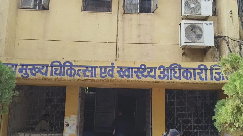 मौत का ‘स्वाद’! दुर्ग में गुपचुप खाने से मची चीख-पुकार, महिला की मौत के बाद इलाके में दहशत, कई मरीजों की हालत गंभीर