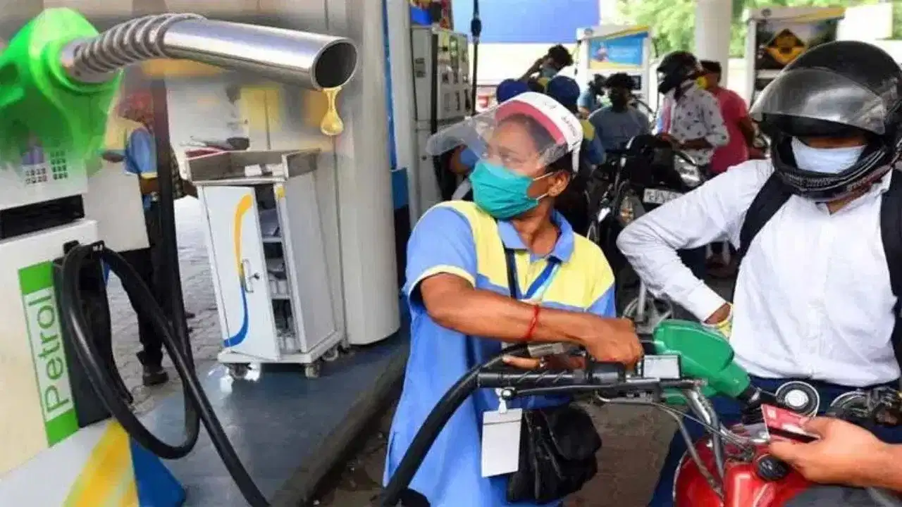 Fuel Price Hike: महंगाई का डबल अटैक; 11 दिनों में ₹7.5 तक महंगे हुए पेट्रोल-डीजल, जानें अपने शहर के ताजा रेट