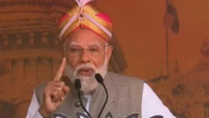 PM Modi in Bengaluru: “कांग्रेस सत्ता की भूखी है!” बेंगलुरु में पीएम मोदी का वार— कहा, मौका मिलते ही DMK की पीठ में घोंपा छुरा