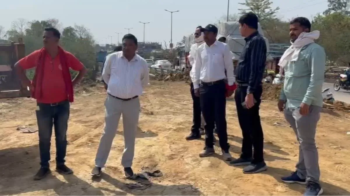 Ambikapur News: रिंगबांध क्षेत्र से अतिक्रमण हटाने की बड़ी कार्रवाई; अंबिकापुर नगर निगम का चला बुलडोजर