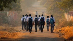 Himachal School Bag Policy: हिमाचल में स्कूली बच्चों को भारी बस्ते से मुक्ति; शारीरिक वजन के 10% से ज्यादा नहीं होगा बैग का भार