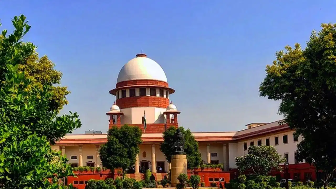 Supreme Court Update: कानून के छात्रों की उपस्थिति पर SC का बड़ा फैसला; हाईकोर्ट के आदेश पर लगाई रोक