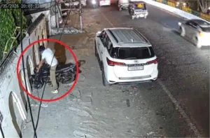 Jalandhar Crime: फुटबॉल चौक पर चोरों के हौसले बुलंद, GS Honda शोरूम के पास से बाइक चोरी