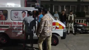 बस इतनी से बात पर ‘झुलसा’ परिवार, युवक ने पेट्रोल डालकर खुद को लगाई आग; पत्नी-सास भी घायल