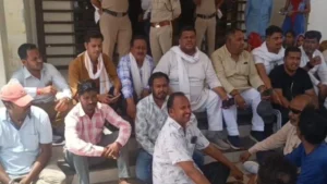 Ujjain Police Controversy: चिमनगंज थाने के आरक्षकों पर गिरी गाज; छेड़छाड़ आरोपी के चाचा-भाई को पीटने का मामला
