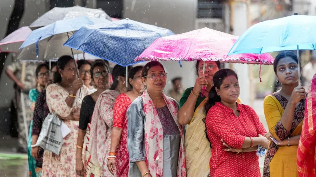 Weather Update: दिल्ली-NCR में फिर यू-टर्न लेगा मौसम; अगले 2 दिन बारिश का अलर्ट, बिहार में ओलावृष्टि की चेतावनी