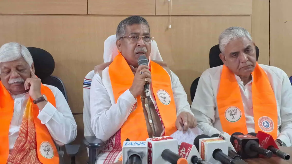 Palamu News: राम मंदिर चोरी पर भाजपा अध्यक्ष आदित्य साहू का बयान, कहा- ‘चोरों की जगह सिर्फ जेल है’