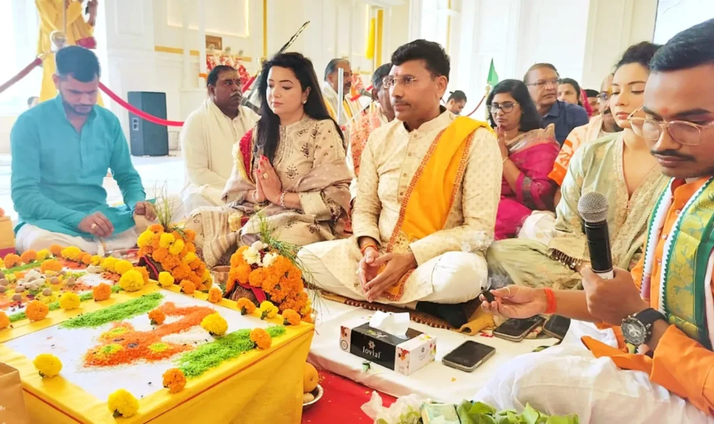 Haridwar Parad Shivling: हरिद्वार में 5,211 किलो के विशाल पारद शिवलिंग की प्राण प्रतिष्ठा, उमड़े हजारों भक्त