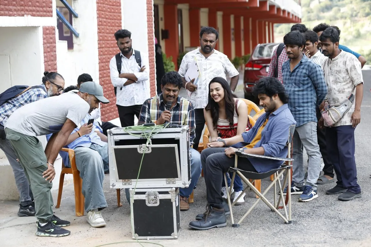 Kashika Kapoor BTS: अभिनेत्री कशिका कपूर ने सेट से साझा की शूटिंग की अनदेखी झलक, वायरल हुईं तस्वीरें
