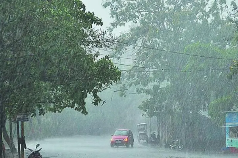 Haryana Weather Update: हिसार में बारिश से भीषण गर्मी से मिली राहत; जानें कब तक सक्रिय रहेगा मानसून का असर