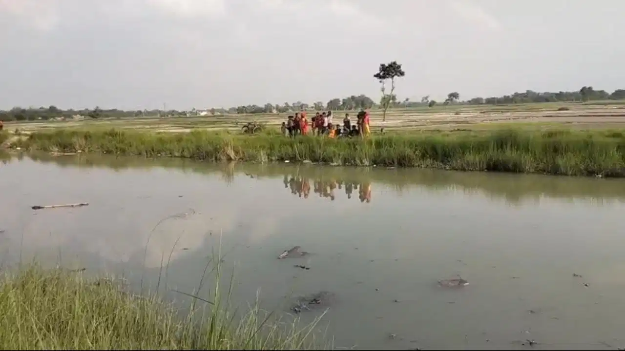 Bihar Crime: पश्चिम चंपारण में खौफनाक वारदात; पति ने अपनी पत्नी और बच्चों को नहर में धकेला, मासूमों ने तोड़ा दम