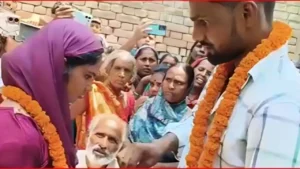 Siwan Unique Wedding: प्रेमिका से मिलने पहुंचा प्रेमी तो ग्रामीणों ने कराई शादी; वीडियो हुआ वायरल