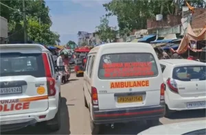 Dinanagar News: नगर परिषद चुनाव के बीच दीनानगर में लगा भीषण जाम; एंबुलेंस फंसी, लोग बेहाल