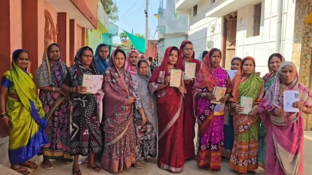 PDS Scam in Mahasamund: बसना में राशन वितरण में बड़े घोटाले का आरोप; ऑनलाइन रिकॉर्ड में बंटा राशन, हितग्राही भूखे