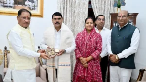 Agriculture Model Chhattisgarh: महाराष्ट्र के प्रतिनिधिमंडल ने सीएम विष्णुदेव साय से की मुलाकात; धान खरीदी प्रणाली से हुए प्रभावित