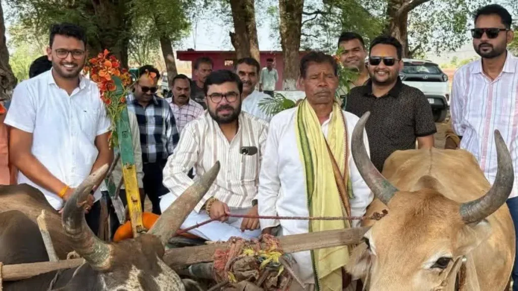 Chhindwara MP Visit: सांसद बंटी विवेक साहू ने टेकापार और मानेगांव में लगाई चौपाल; समस्याओं का मौके पर किया निराकरण
