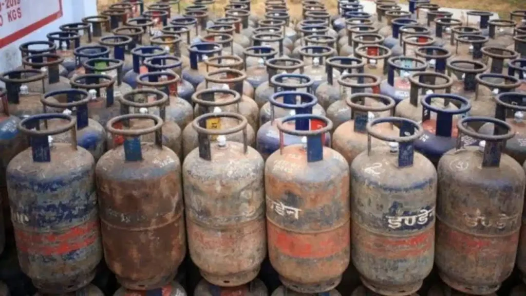 LPG Supply Rules Changed: सरकार का बड़ा फैसला; व्यावसायिक LPG पर लगे सभी प्रतिबंध हटाए गए