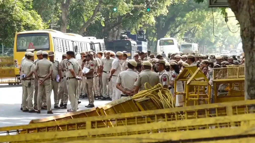 Delhi Police Big Move: अब हर शनिवार थानों में होगी ‘जनसुनवाई’; दिल्ली पुलिस ने जारी किए नए दिशा-निर्देश